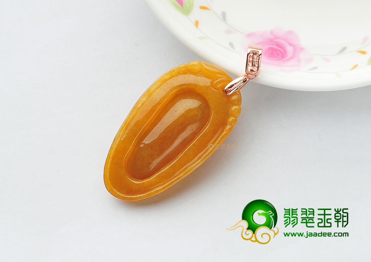 糯冰种黄翡福瓜挂件