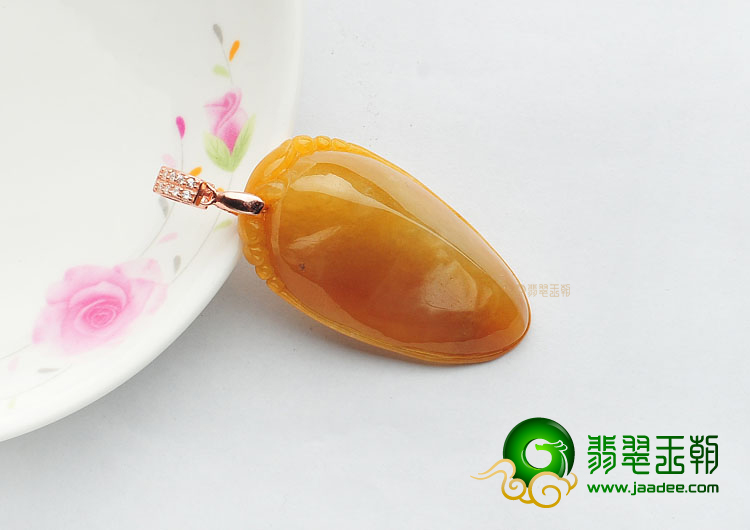 糯冰种黄翡福瓜挂件