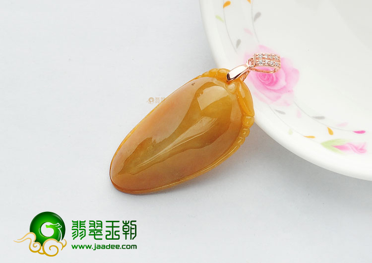 糯冰种黄翡福瓜挂件