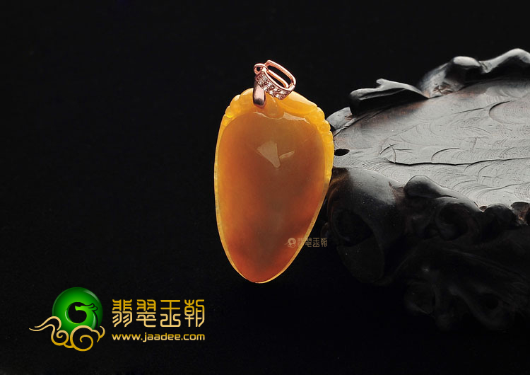 糯冰种黄翡福瓜挂件