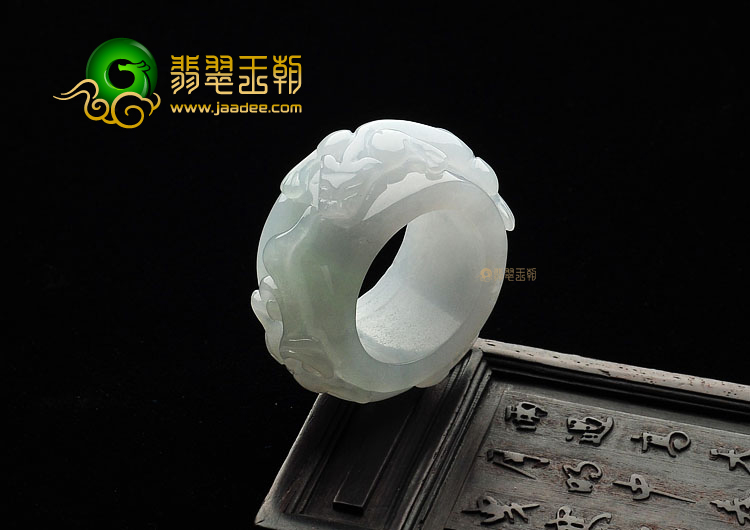 糯冰种淡晴水螭龙扳指