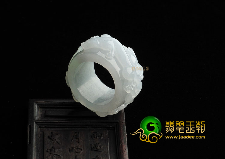 糯冰种淡晴水螭龙扳指