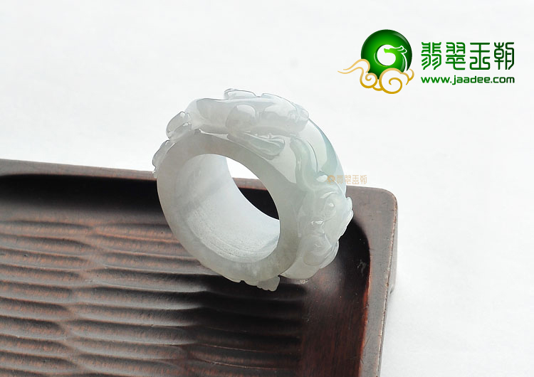 糯冰种淡晴水螭龙扳指