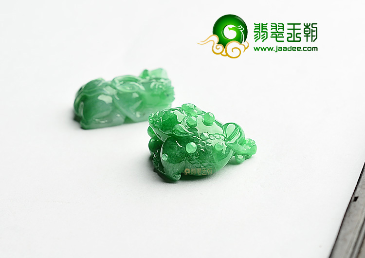 糯冰种翠色貔貅、金蟾(一对)