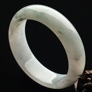 糯冰种略飘花手镯（58.5mm）