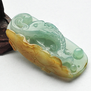 糯冰种晴水褐黄翡年年有余挂件