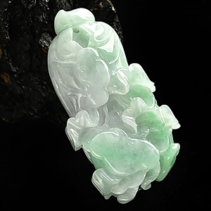 糯冰种淡春带彩白菜挂件
