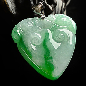 冰种翠色双龙如意挂件