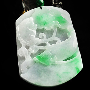 糯冰种淡春带彩年年有余挂件