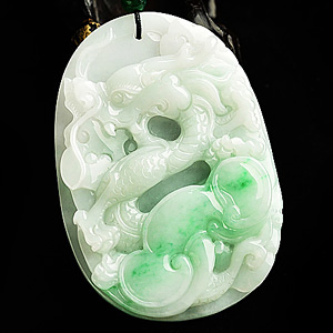 糯冰种飘翠龙行如意挂件