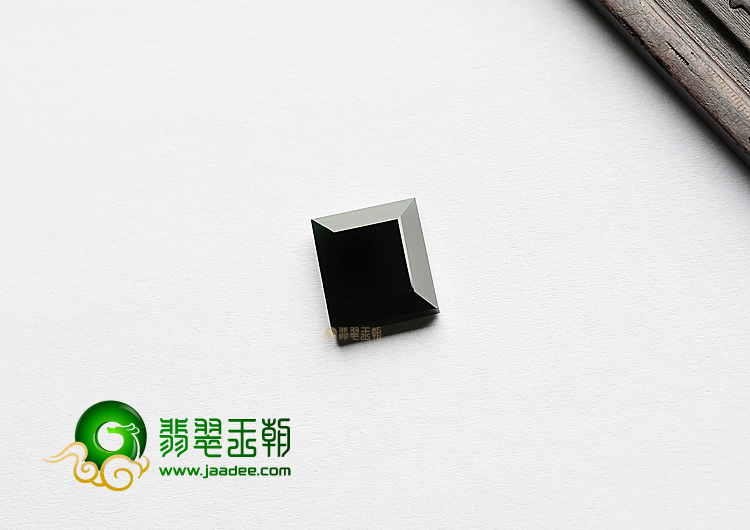 玻璃种墨翠戒面