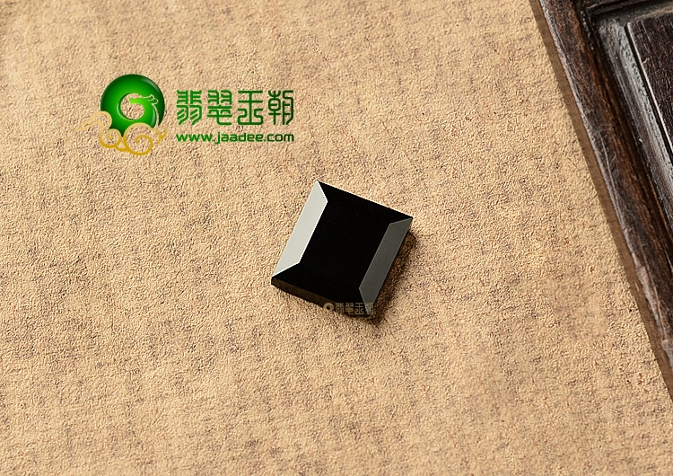 玻璃种墨翠戒面