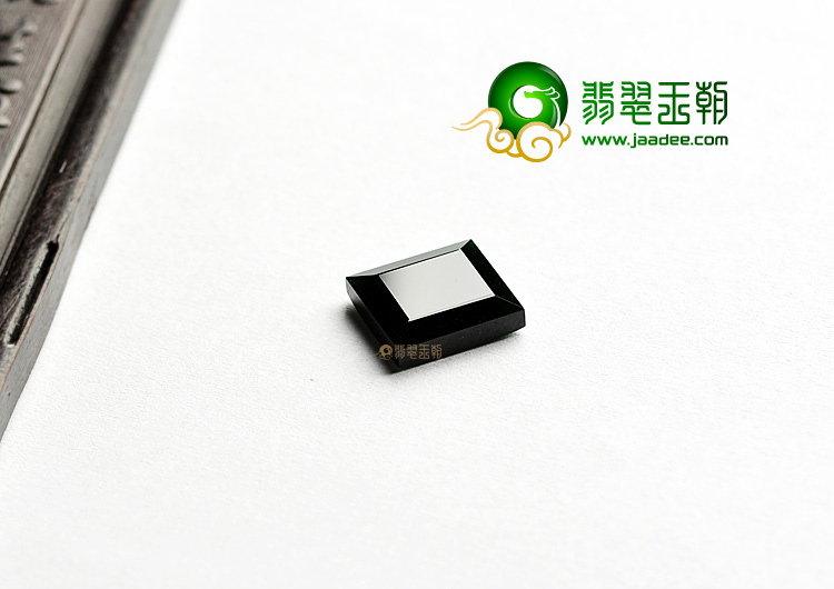 玻璃种墨翠戒面