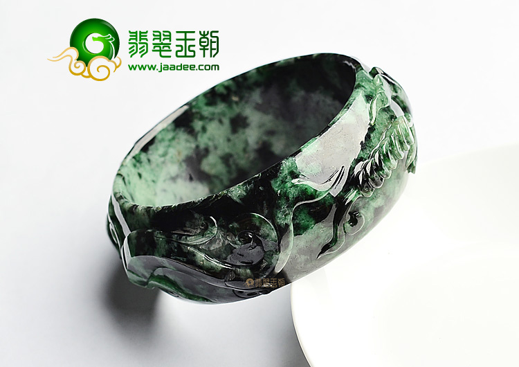 糯冰种廯加绿仿古双龙戏珠雕花镯(61.3mm)