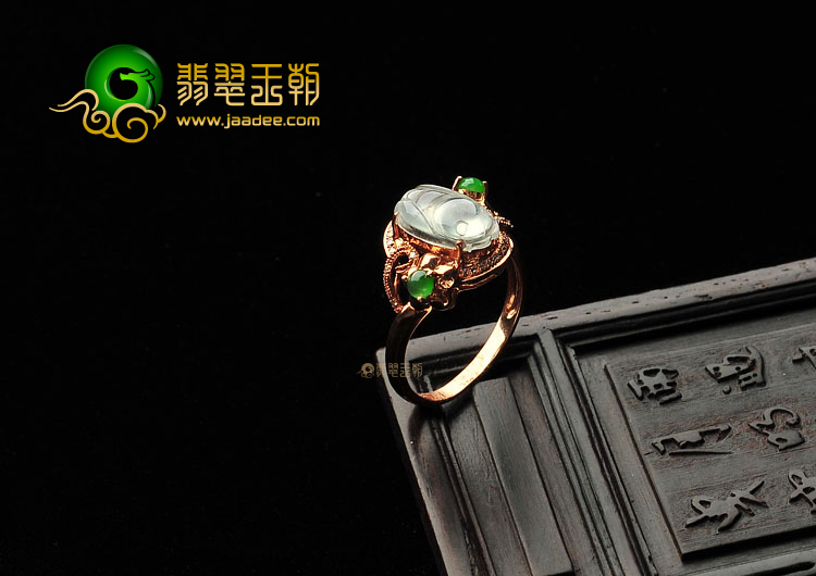 冰玻种淡晴水镶玫瑰金甜甜蜜蜜戒指(真钻)