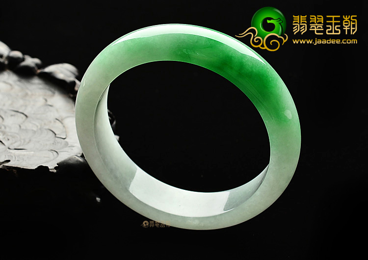 (超值推荐)糯冰种阳绿手镯(57.5mm)