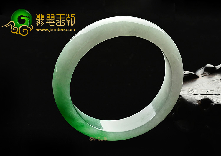 (超值推荐)糯冰种阳绿手镯(57.5mm)