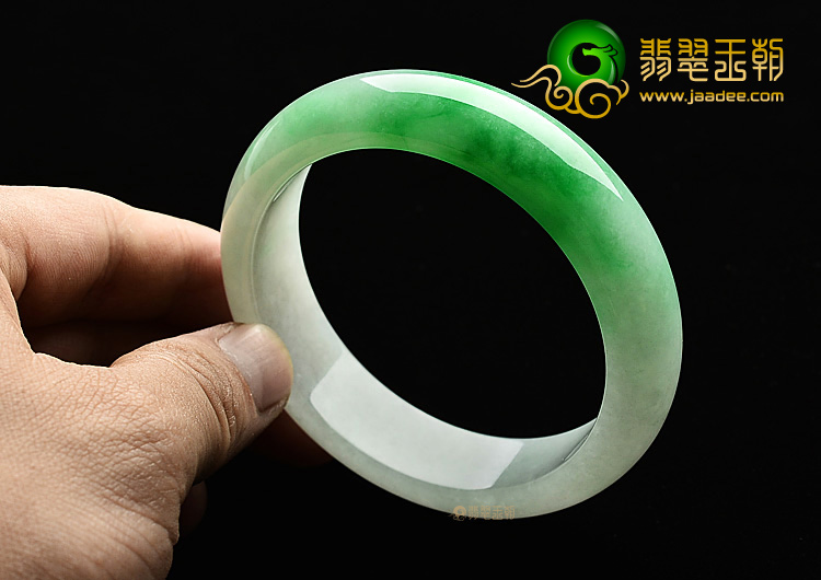 (超值推荐)糯冰种阳绿手镯(57.5mm)