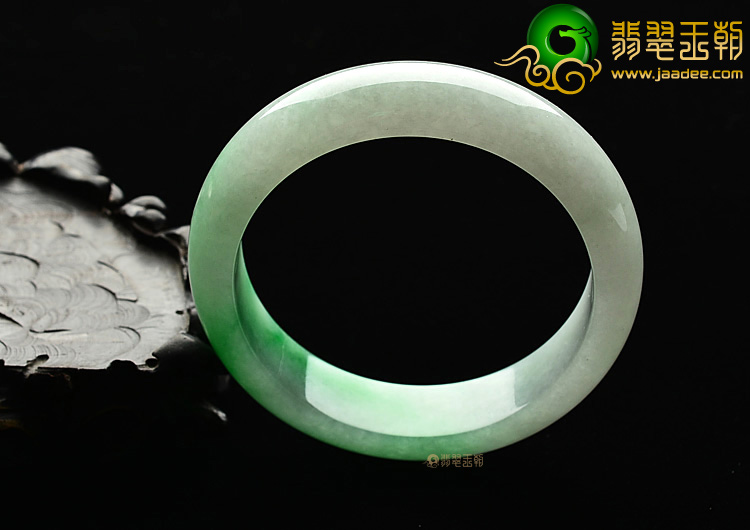 (超值推荐)糯冰种阳绿手镯(57.5mm)