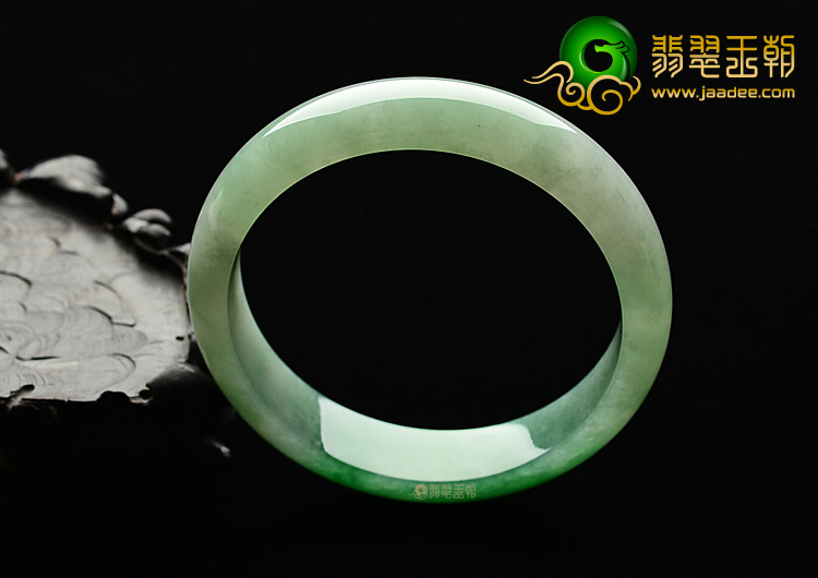 (超值推荐)糯冰种阳绿手镯(57.7mm)