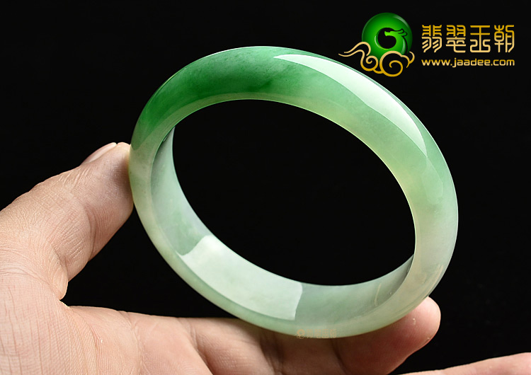 (超值推荐)糯冰种阳绿手镯(57.7mm)
