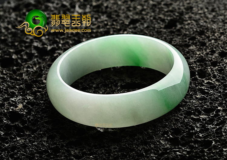 糯冰种阳绿手镯(54.2mm)