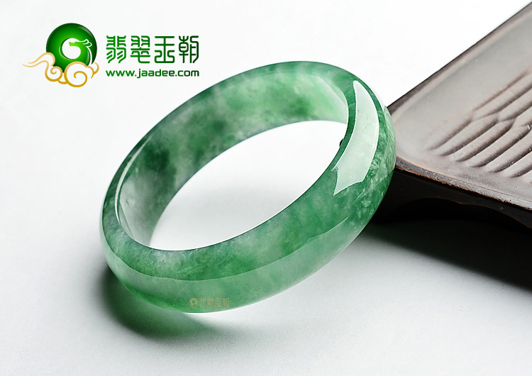 糯冰种阳绿手镯(56.8mm)