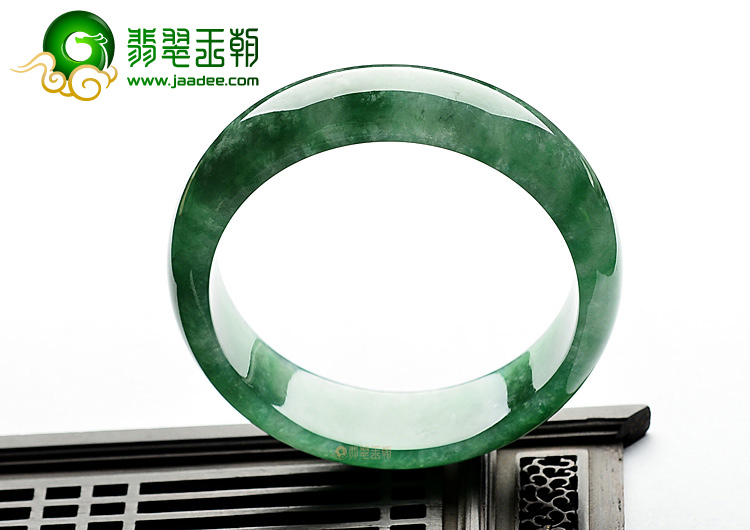 糯冰种阳绿手镯(56.8mm)