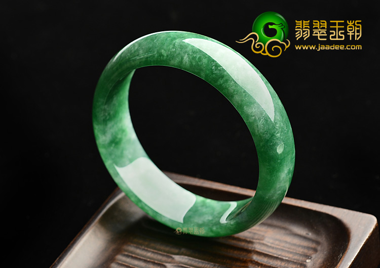 糯冰种阳绿手镯(56.8mm)