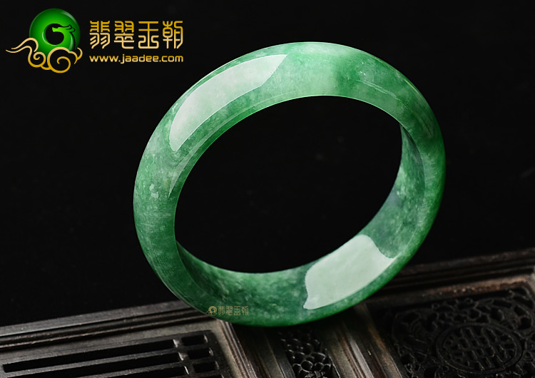 糯冰种阳绿手镯(56.8mm)