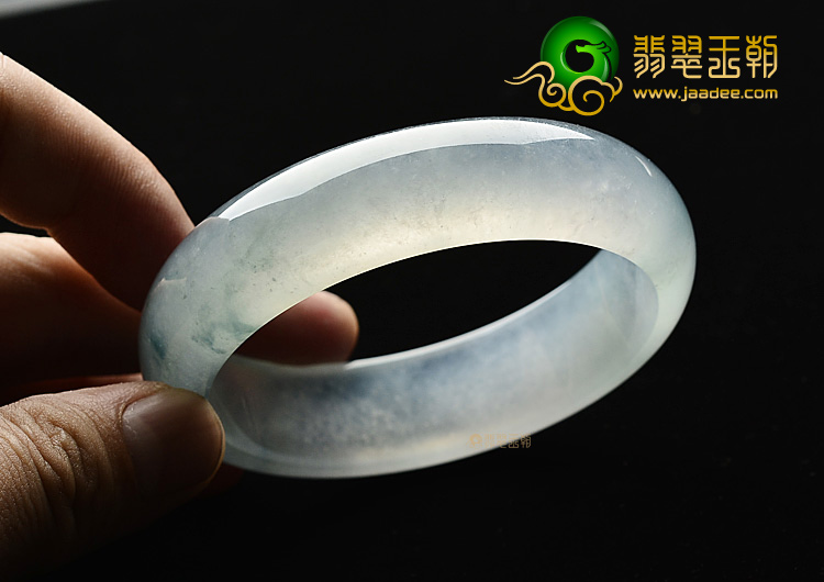 (超值推荐)冰玻种飘花手镯(58.6mm)