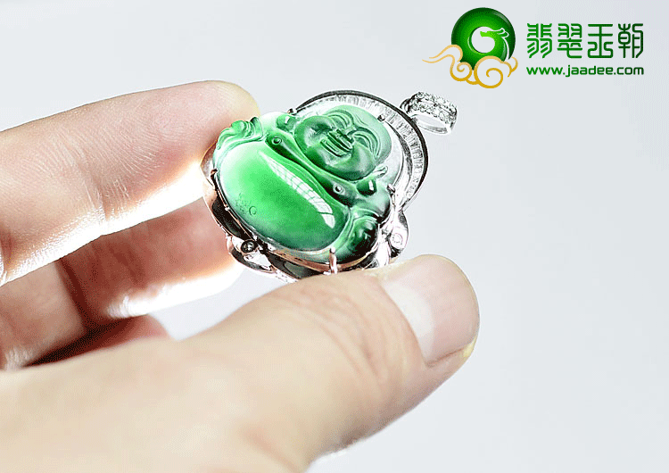玻璃种墨翠镶白金玉佛挂件