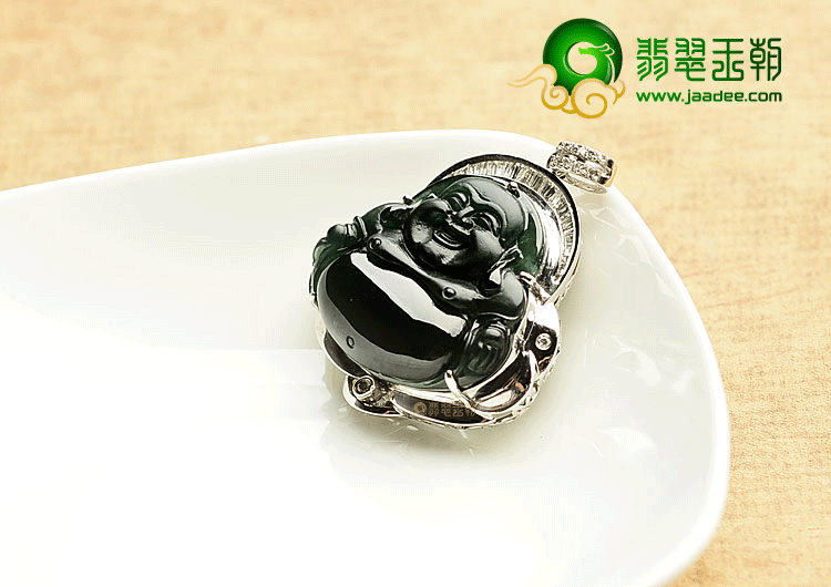 玻璃种墨翠镶白金玉佛挂件