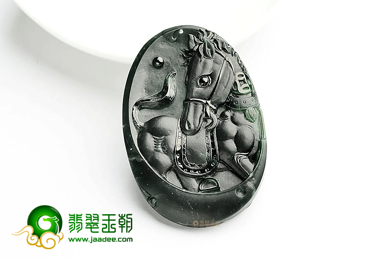 玻璃种墨翠马牌挂件