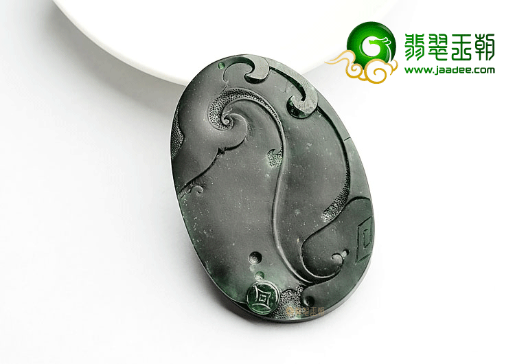 玻璃种墨翠马牌挂件