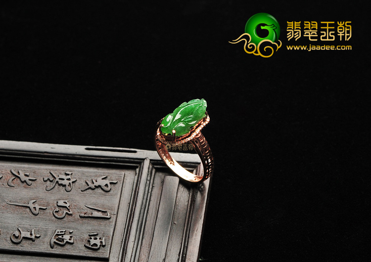 糯冰种翠色镶玫瑰金貔貅戒指(真钻)