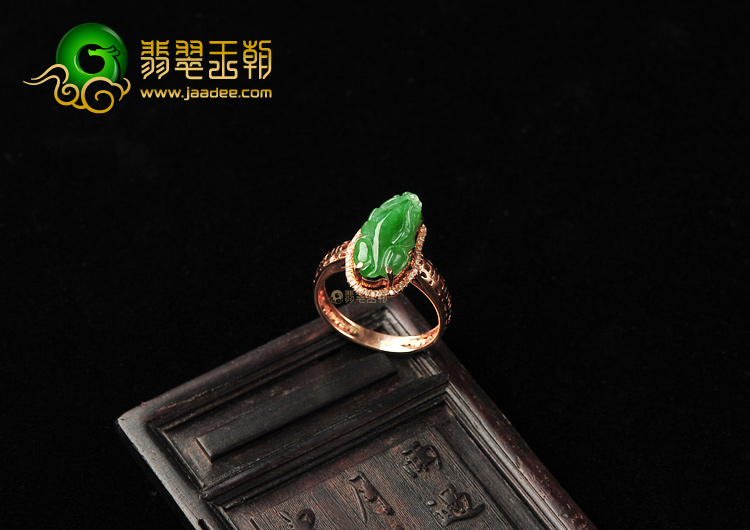 糯冰种翠色镶玫瑰金貔貅戒指(真钻)