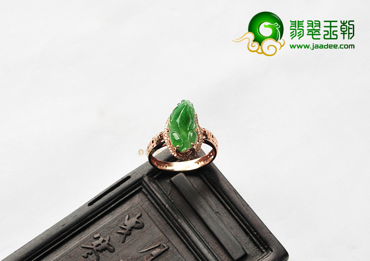 糯冰种翠色镶玫瑰金貔貅戒指(真钻)