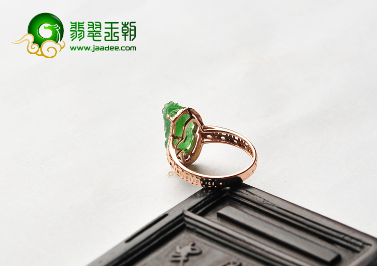 糯冰种翠色镶玫瑰金貔貅戒指(真钻)