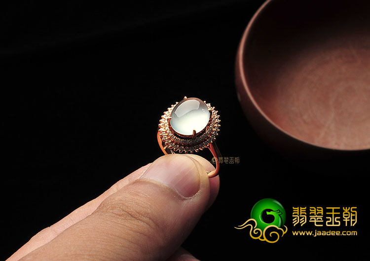 玻璃种无色镶玫瑰金戒指(真钻)