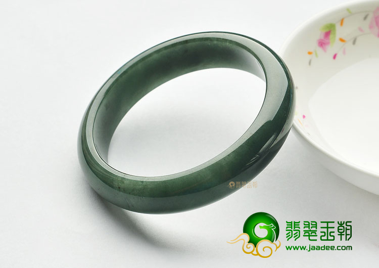 (超值推荐)糯冰种油青手镯(58mm)