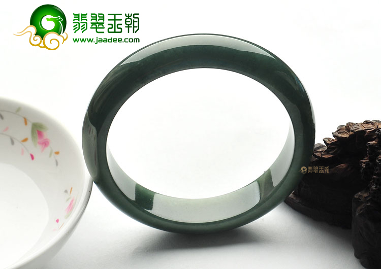 (超值推荐)糯冰种油青手镯(58mm)
