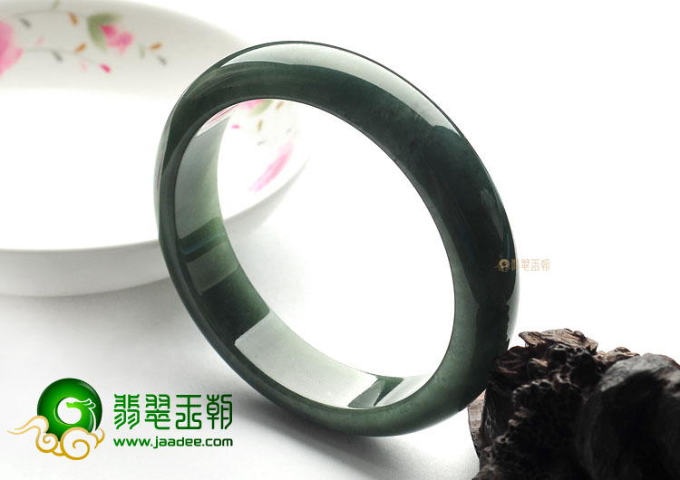 (超值推荐)糯冰种油青手镯(58mm)