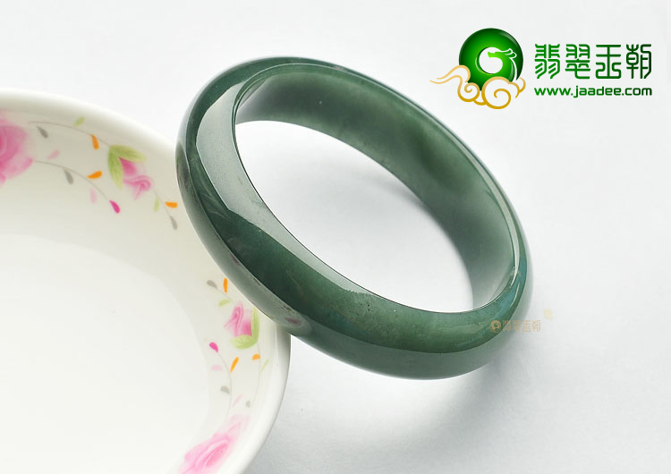 糯冰种油青手镯(58mm)