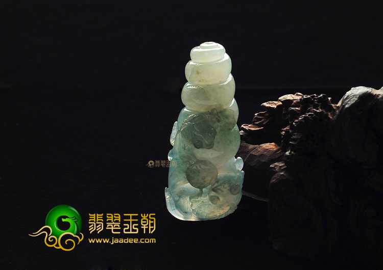 糯冰种飘蓝花海螺挂件