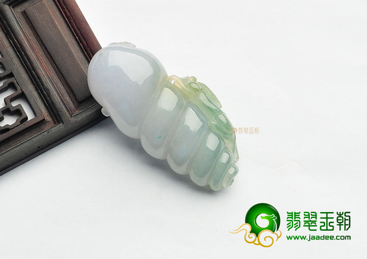 冰种晴水海螺挂件