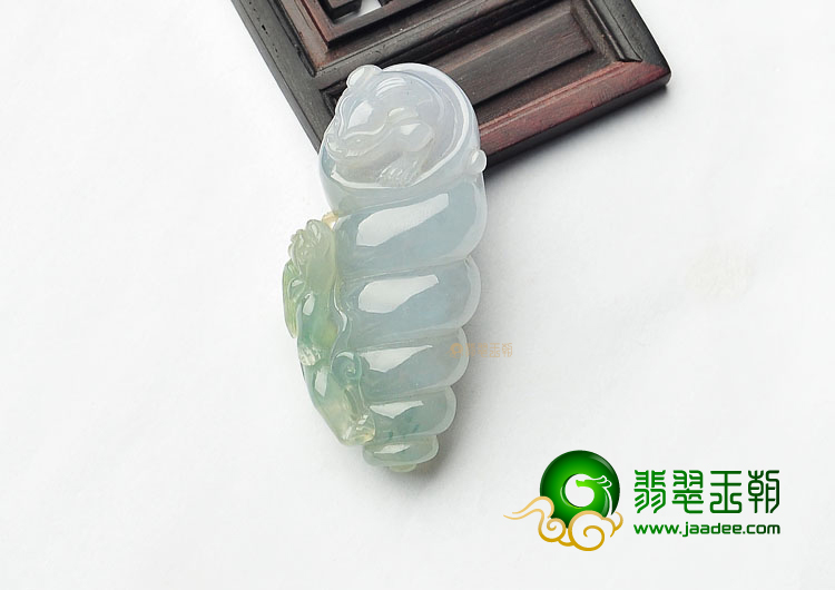 冰种晴水海螺挂件
