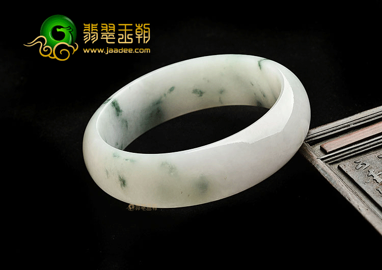 糯冰种飘花手镯(56mm)