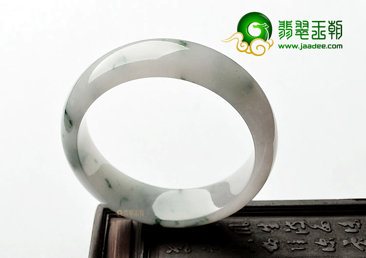 糯冰种飘花手镯(56mm)