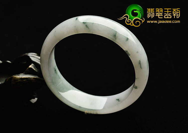 糯冰种飘花手镯(56.1mm)